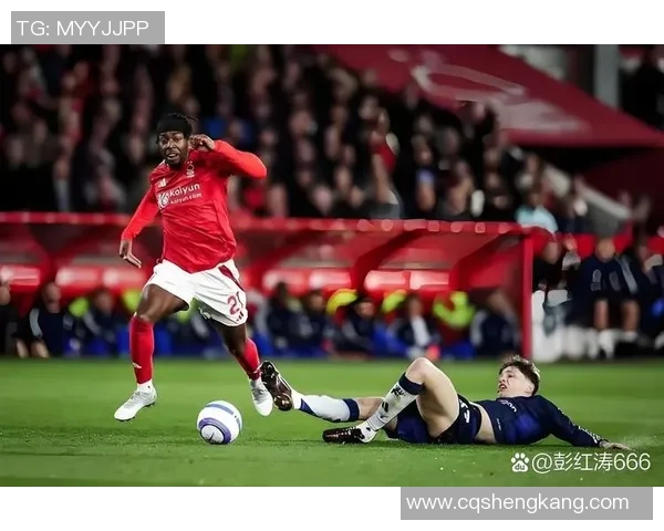 足球明星在比赛中展现卓越防守技巧的精彩瞬间照片合集 足球明星在比赛中展现卓越防守技巧的精彩瞬间照片合集